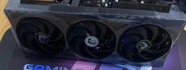 Las pantallas negras atacan a los usuarios de la RTX 5090 y la RTX 5080, pero NVIDIA y otros expertos aseguran que la solución está en camino